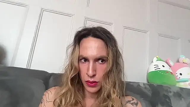 tslurbarbie: διαδικτυακό σόου στην κάμερα