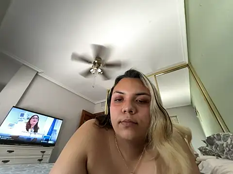 Zaracasti20's Webcam Show