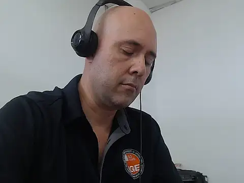 Show modela jpcowbow na web-kameri