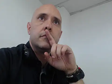 jpcowbow Show in webcam