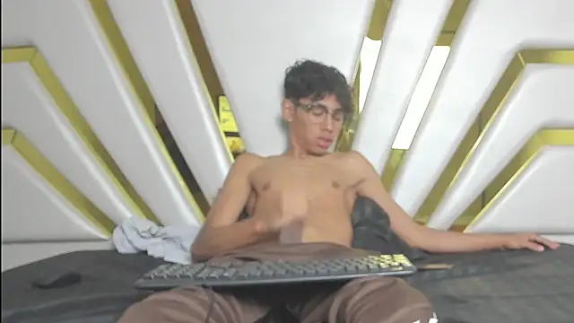 Show modela Aldo_Golden na web-kameri