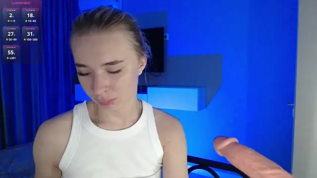 Chat +18 de Emily_Hartt ao vivo