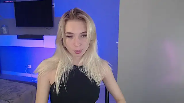XXX chat uživo modela Emily_Hartt