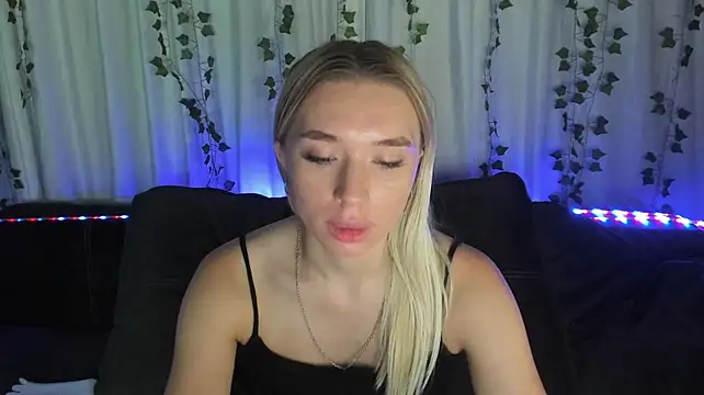 Show de Emily_Hartt na webcam
