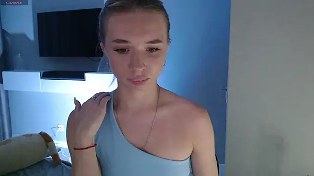 Emily_Hartt Chat XXX live