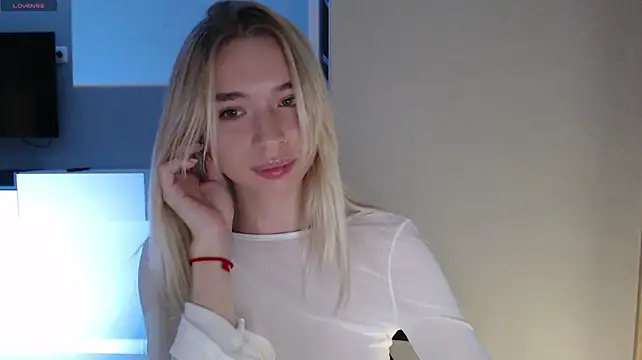 Chat XXX en directo de Emily_Hartt