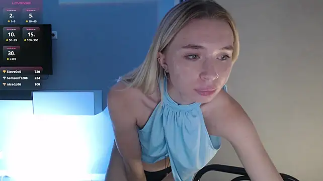 Emily_Hartt Adlı Modelin Canlı XXX Sohbeti
