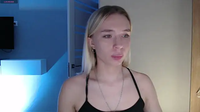 Emily_Hartt's Webcam Show