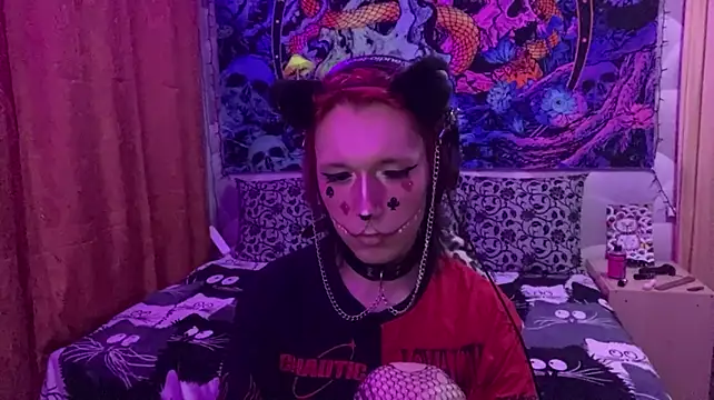 Show modela Reboot_F5 na web-kameri
