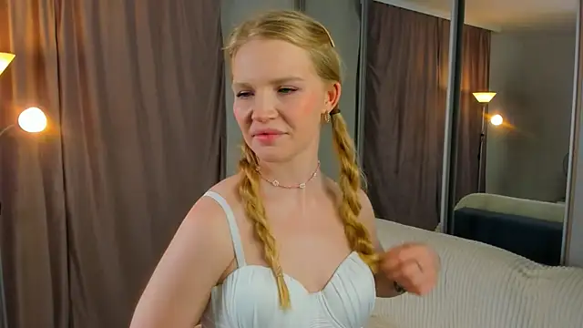 pestiyilinet's Live XXX Chat