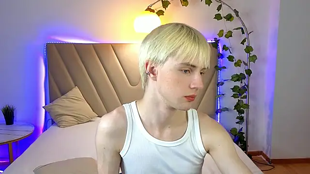 RonteCharlizen Webbikameraesitys