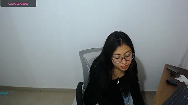 TIFFANNY_KER_M's Webcam Show