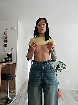 Vale_cortez Chat XXX in diretta