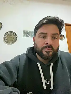leonidaslechero webcam show