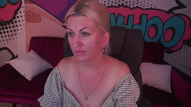 Sofi_Moonn Show in webcam