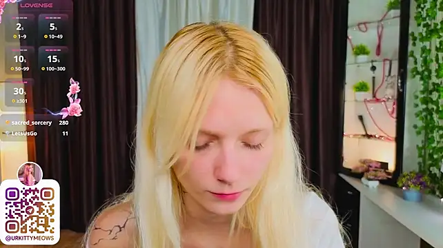 helly_hoff's Live XXX Chat