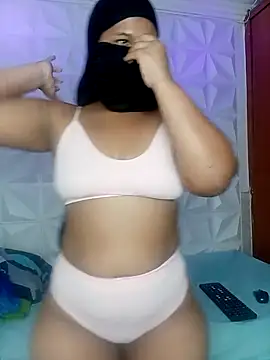 Show modela DALILAA_CURVY na web-kameri