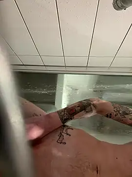 Makeyourwish3 Show in webcam