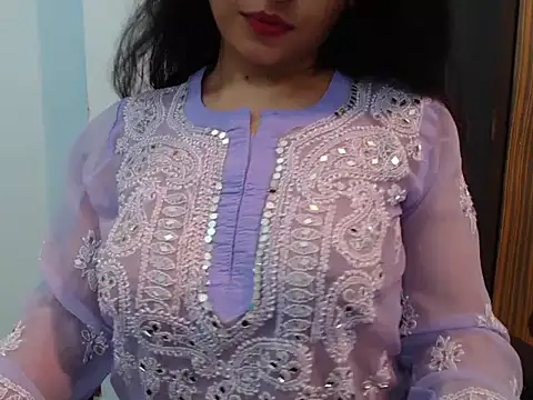 naughty_stripqueen 现场XXX聊天