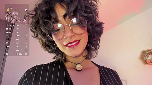 venuzz_99's Live XXX Chat
