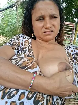 Mature--Mommy's Live XXX Chat