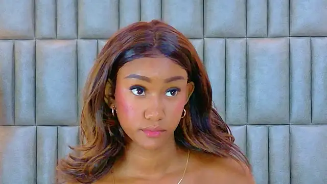Show modela TylaWest na web-kameri