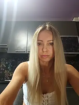 GhostLily1 Show in webcam