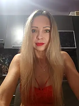 Show modela GhostLily1 na web-kameri