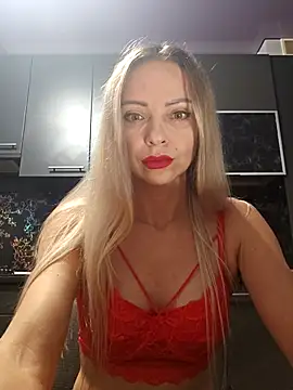 GhostLily1: διαδικτυακό σόου στην κάμερα