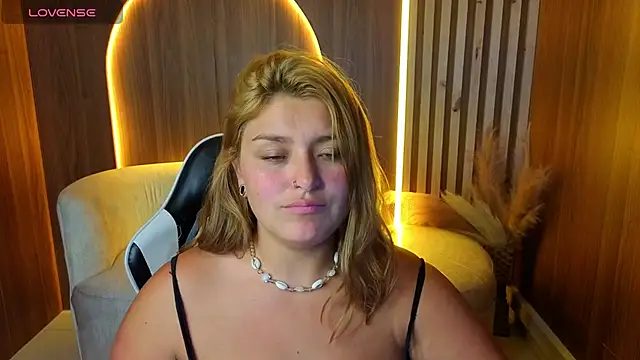 Amber_Tx Adlı Modelin Canlı XXX Sohbeti