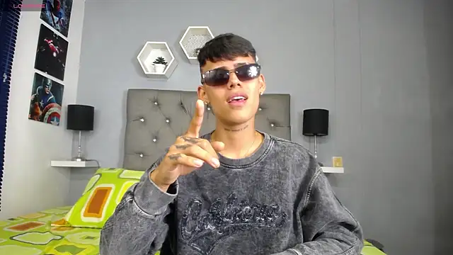 asbeel_grygory_'s Webcam Show