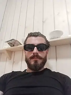 Chat +18 de squirlovee ao vivo