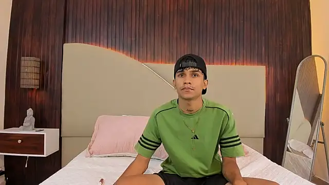 Show modela Alexxx_B2026 na web-kameri
