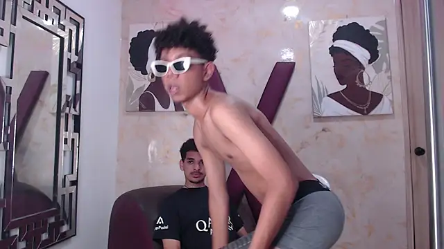 Show modela LOVE_KING1 na web-kameri