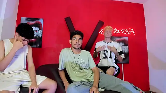 LOVE_KING1n Webbikameraesitys