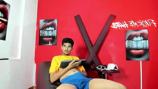 LOVE_KING1n Webbikameraesitys