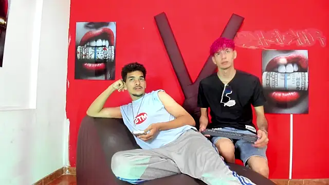Show modela LOVE_KING1 na web-kameri