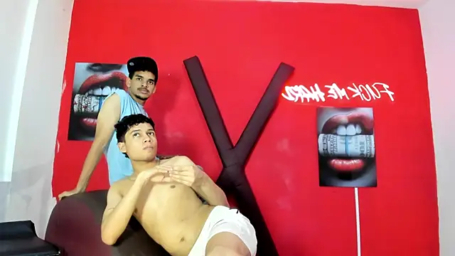LOVE_KING1: διαδικτυακό σόου στην κάμερα