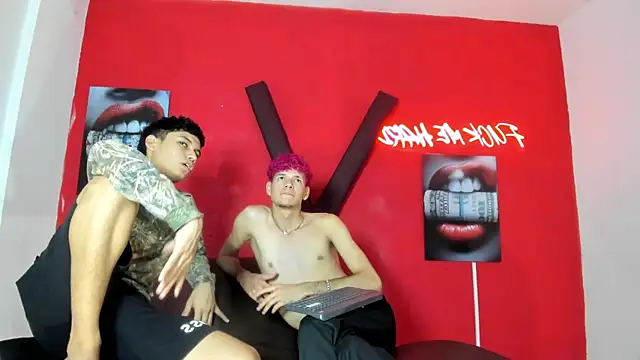 Show modela LOVE_KING1 na web-kameri