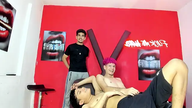 LOVE_KING1 Show in webcam