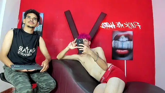 Show modela LOVE_KING1 na web-kameri