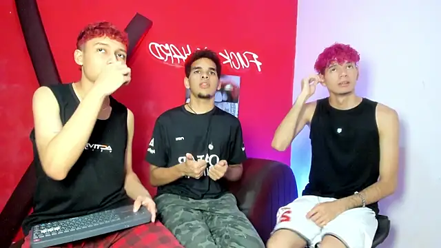 הופעת וובקאם של LOVE_KING1