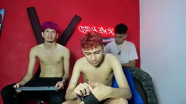 LOVE_KING1 Show in webcam