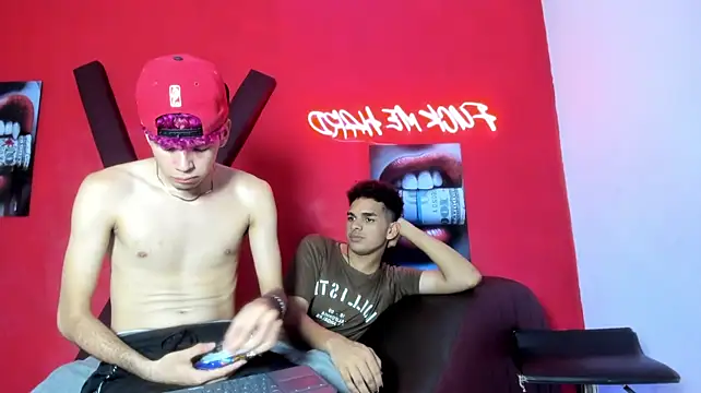 Show modela LOVE_KING1 na web-kameri