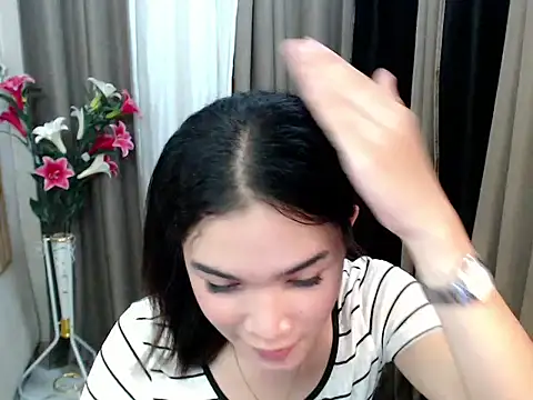 expensive_nadia Pertunjukan Webcam