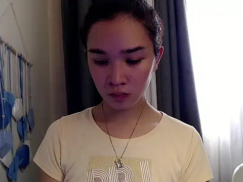 expensive_nadia 在線直播表演