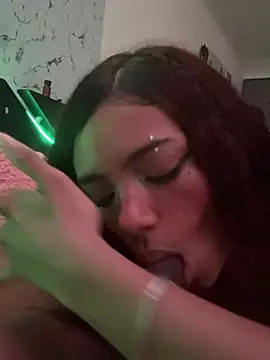 Stacy_Foxxy00のウェブカメラショー