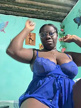 skaysanchez0 Adlı Modelin Canlı XXX Sohbeti