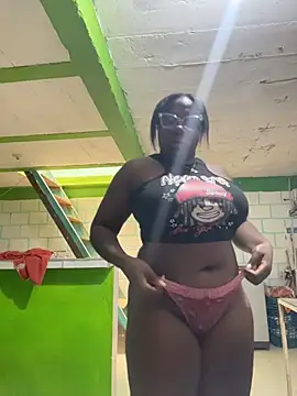 skaysanchez0 Adlı Modelin Canlı XXX Sohbeti