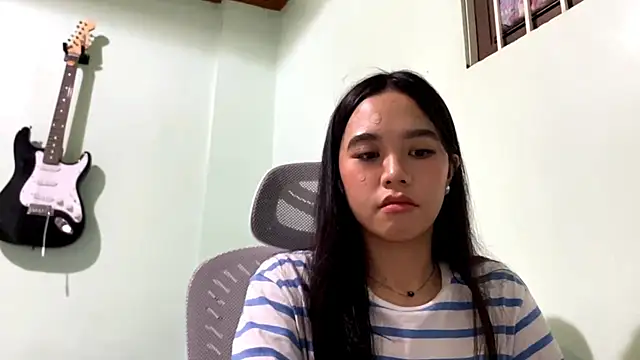 LoisKoski Pertunjukan Webcam